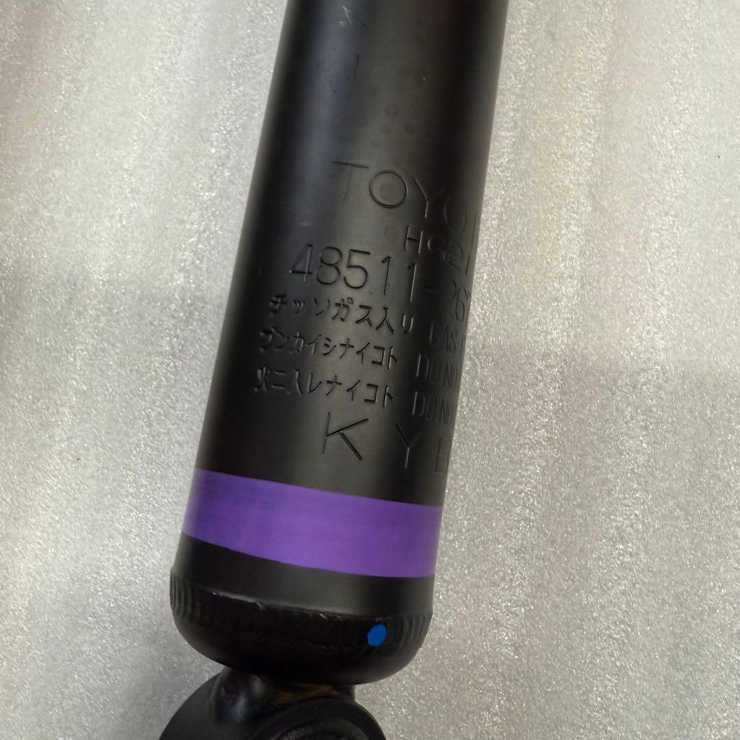 新車外し◆トヨタ 200系 ハイエース 純正 ショック アブソーバー ◆