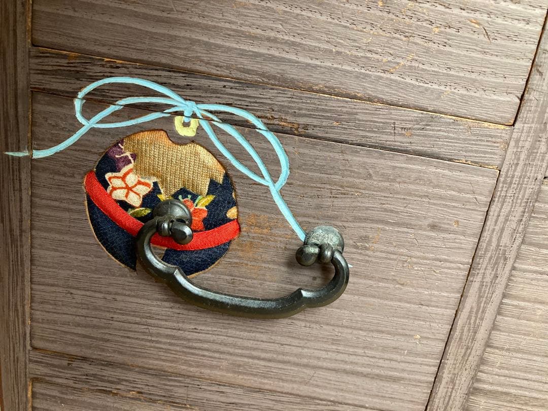 桐箪笥　木目込み小物入れ