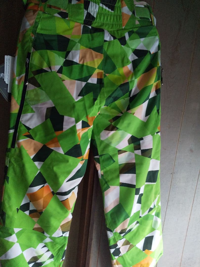 新品タグ付き  Phenix  パンツ  サイズS 定価￥33000(込み）