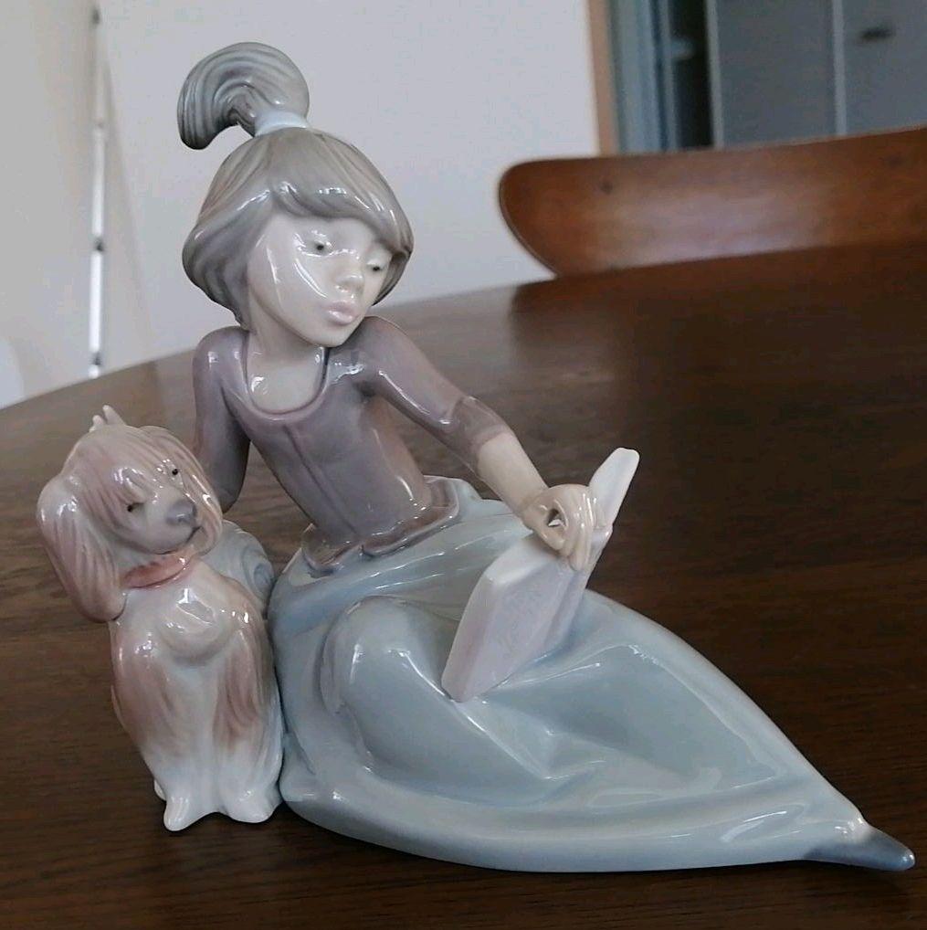 【美品】リヤドロ「読書をする女の子と犬」