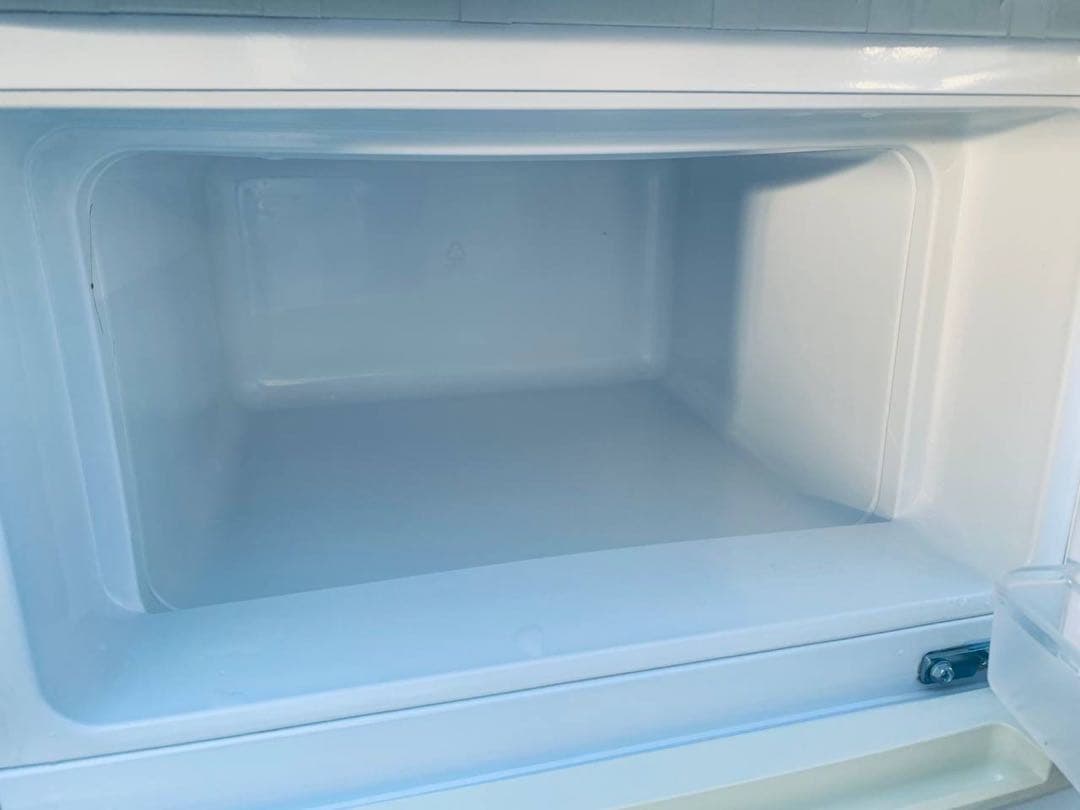 ♦ユーイング ノンフロン冷凍冷蔵庫【2015年製】UR-D90H