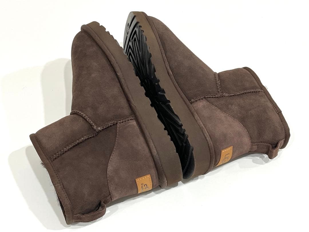 f111 新品　UGG W CLASSIC MINI Ⅱ 1016222 ブーツ