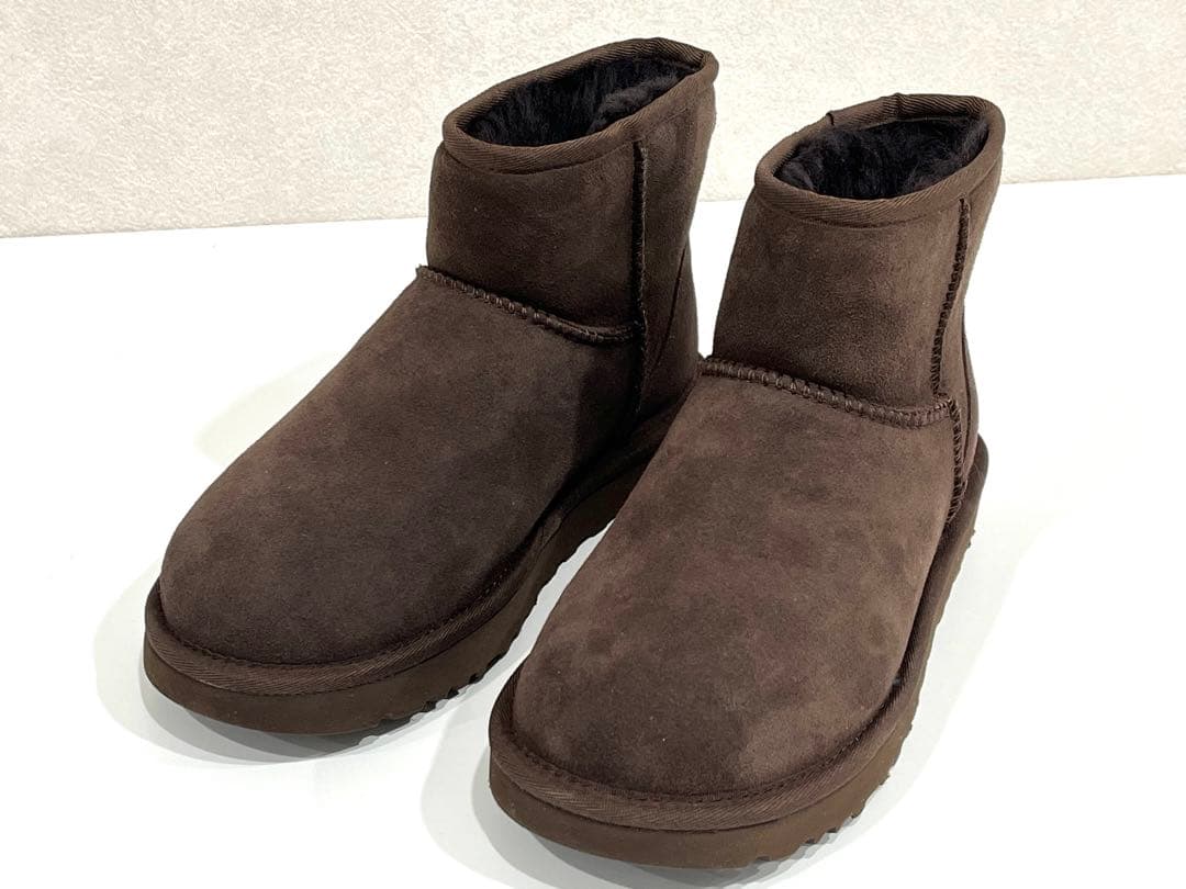 f111 新品　UGG W CLASSIC MINI Ⅱ 1016222 ブーツ