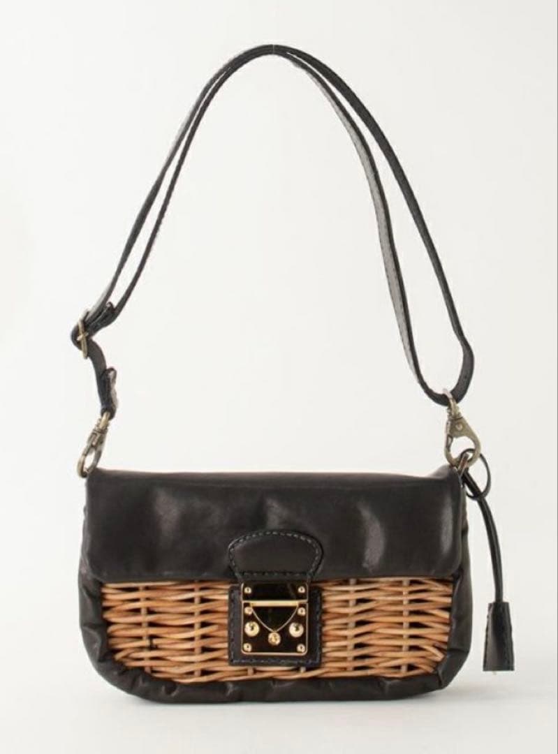 ebagos エバゴス　牛ソフト　ソフトショルダー　ブラック