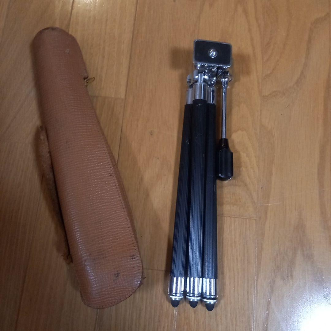 ヤシカの古いフィルムカメラ　付属品有り　　　　　インテリア等にも