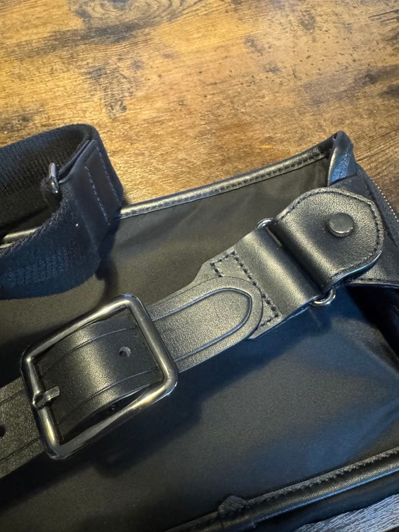 オロビアンコ 　ボディバッグ 極美品