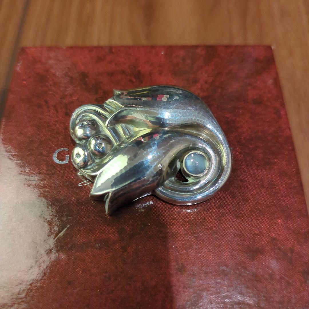   シルバーブローチ 花デザイン