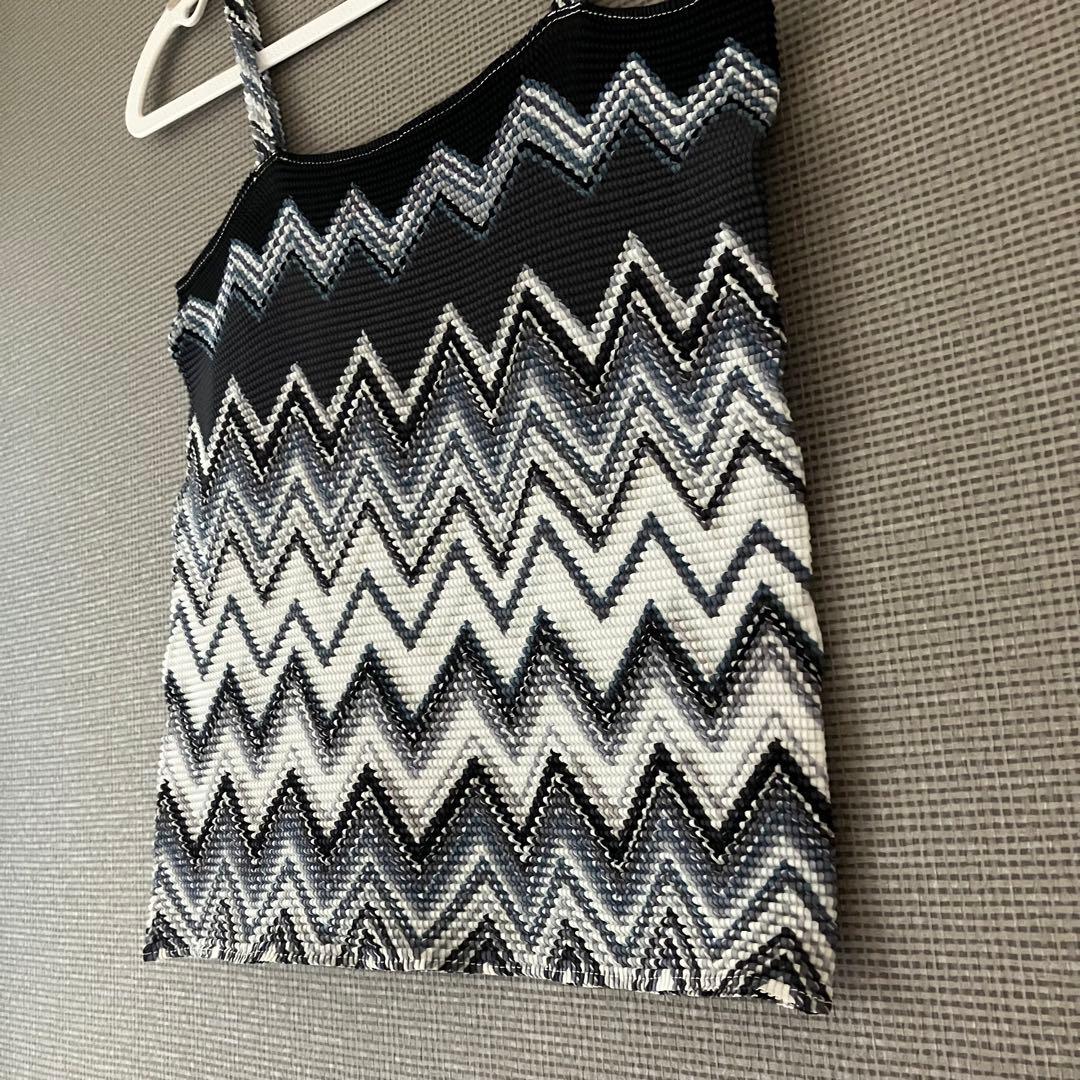 美品　イッセイミヤケ　キャミソール　プリーツ　M