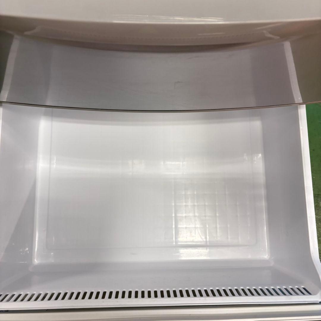 658 関東配送無料　東京発　大型冷蔵庫　右開き　300Ｌ強　家庭用　シルバー