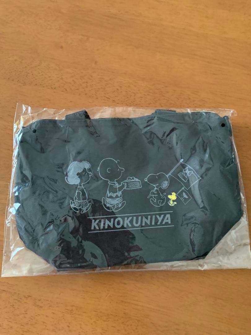 PEANUTS×紀ノ国屋コラボ アジャスタブルストラップバッグ　ブラック