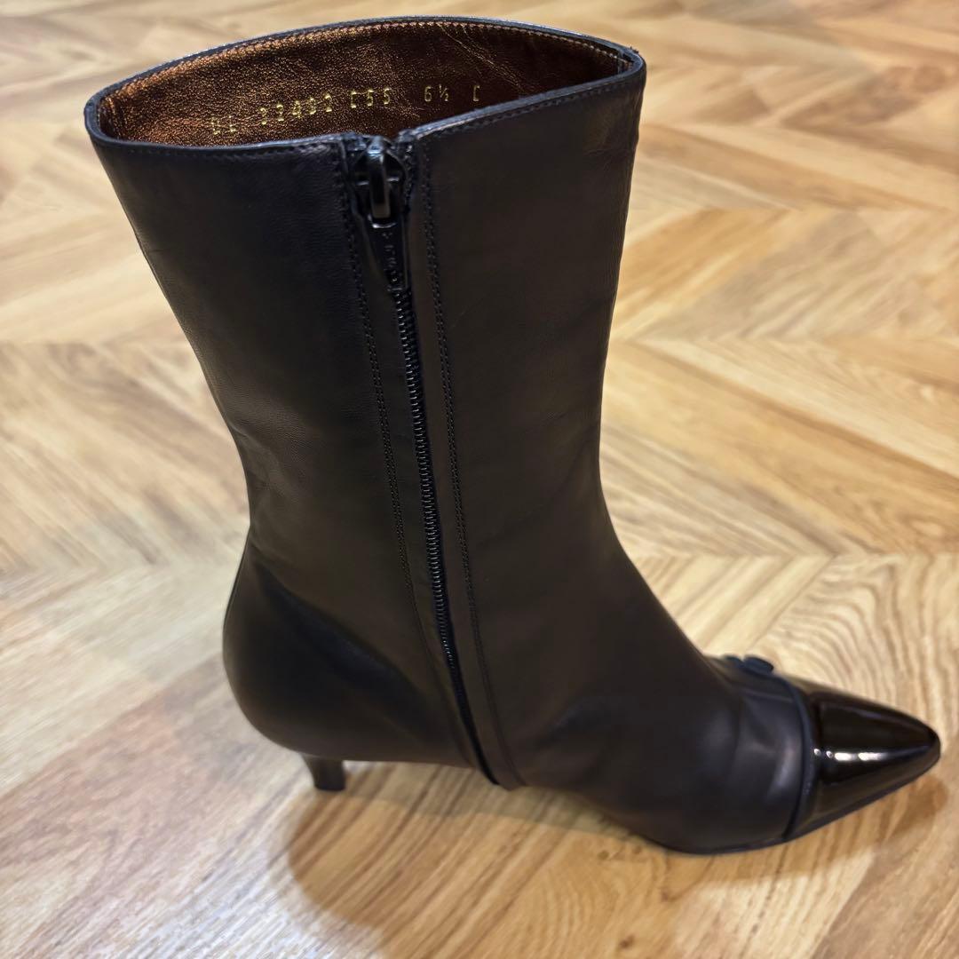 【極美品】サルヴァトーレフェラガモ レザーショートブーツ サイドジップ 24cm