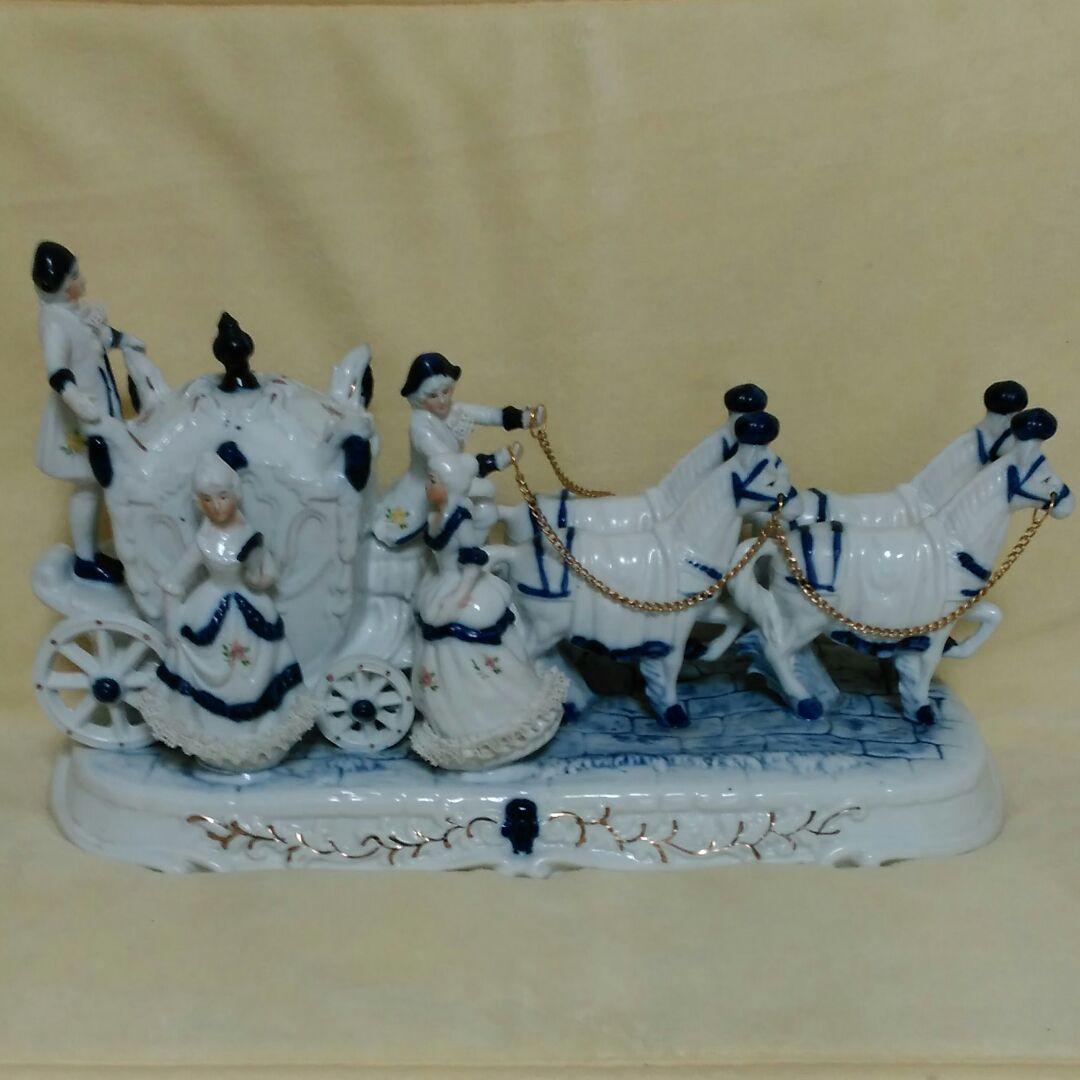 馬車　貴婦人　西洋　置物　オブジェ　飾り　昔のタクシー　昔のバイク　昔の乗り物