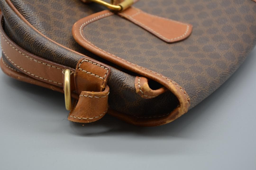 セリーヌ　ブラウン フラップショルダーバッグ