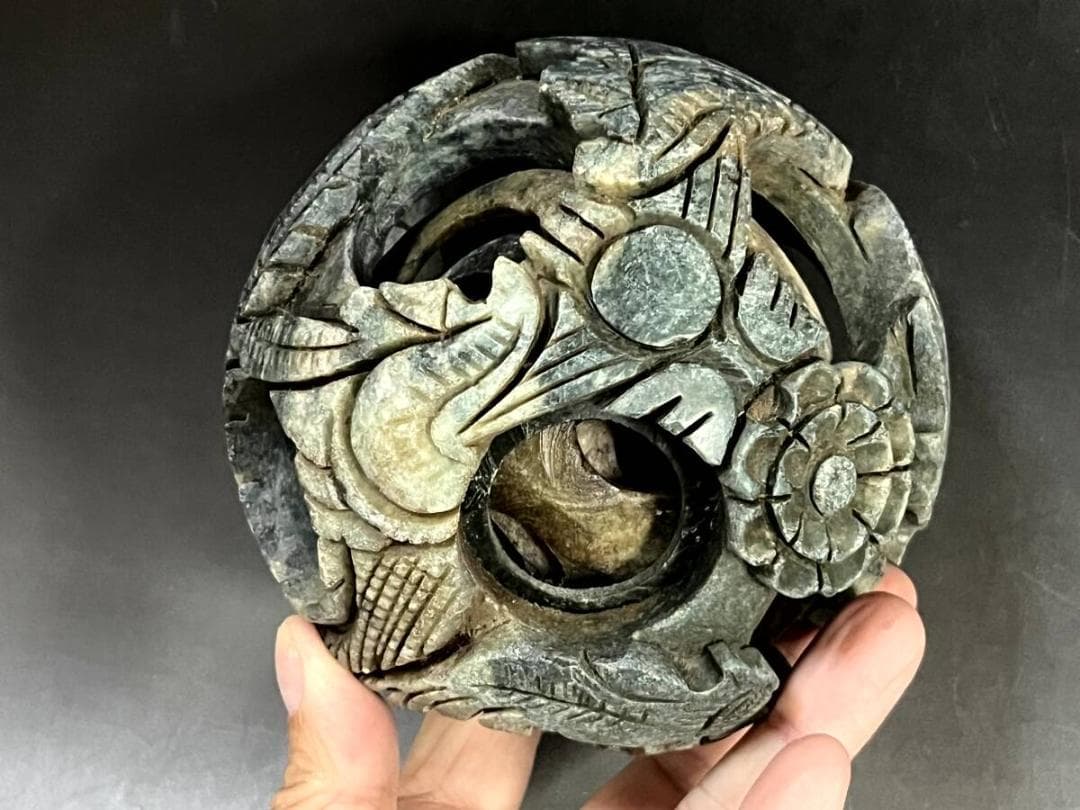 置物■玉透かし彫り 龍 蛇 花 掘り 石の彫刻 古木箱入り 丸型 時代物 骨董■