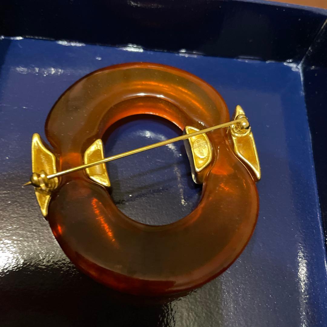 GIVENCHY ジバンシィ ブローチ べっ甲色　箱、袋付き