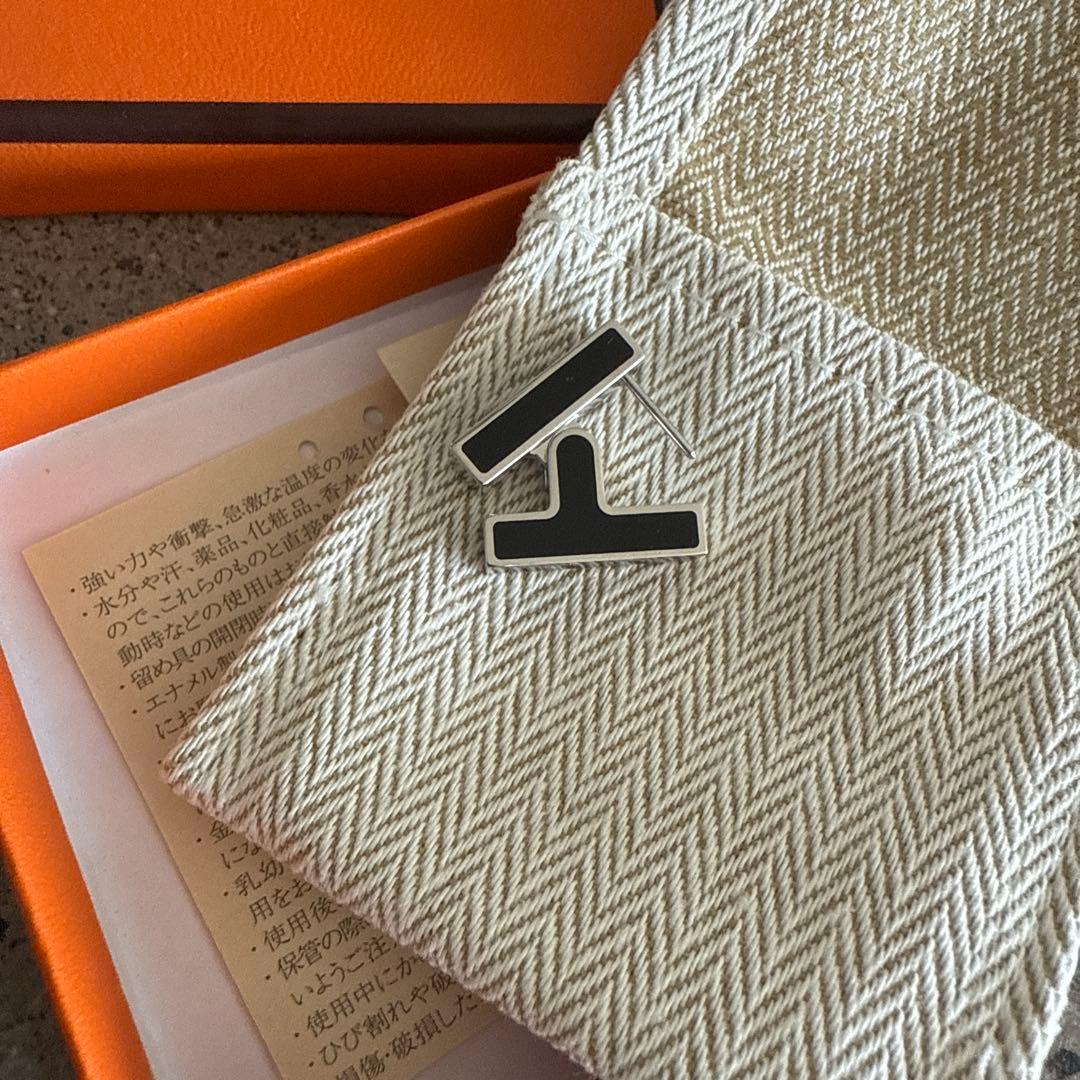 エルメス片耳ピアス