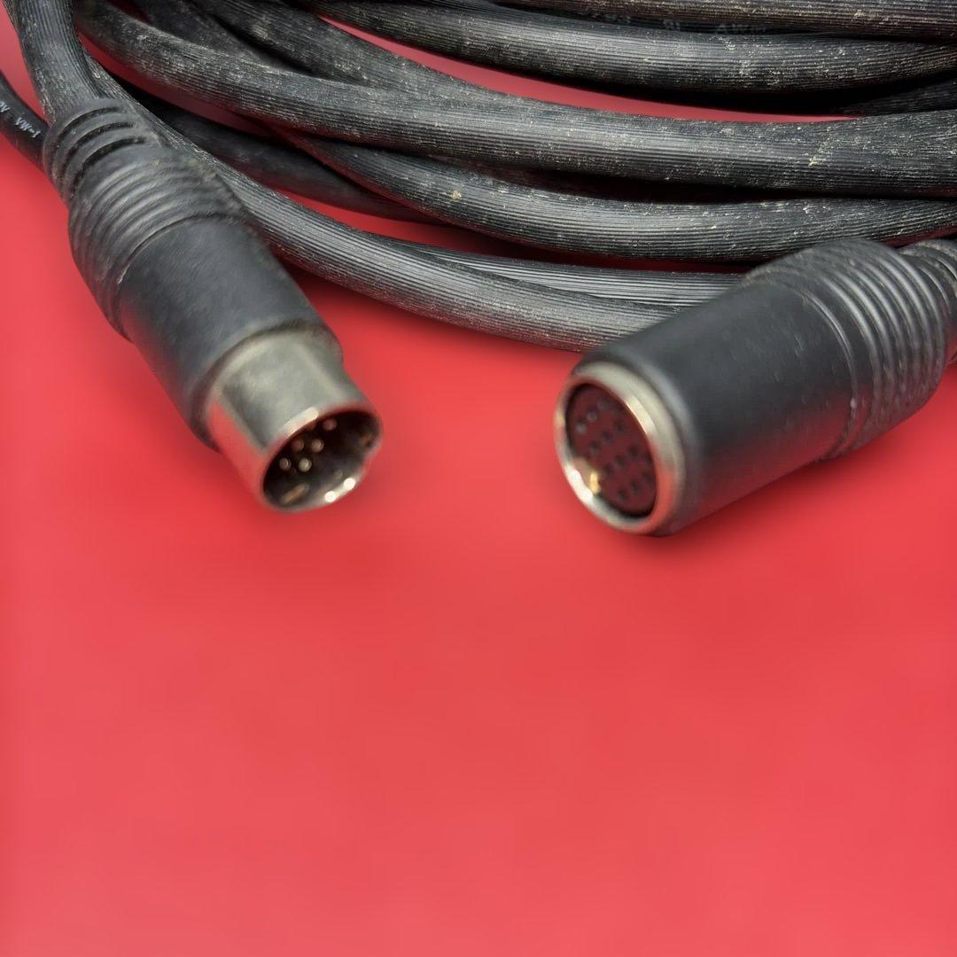 パソコンとプロジェクター又はディスプレイ接続ケーブル