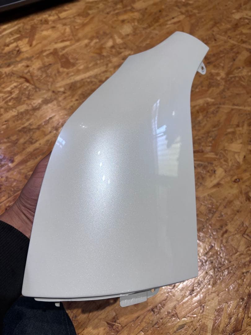 ハイエース海外純正コーナーパネル