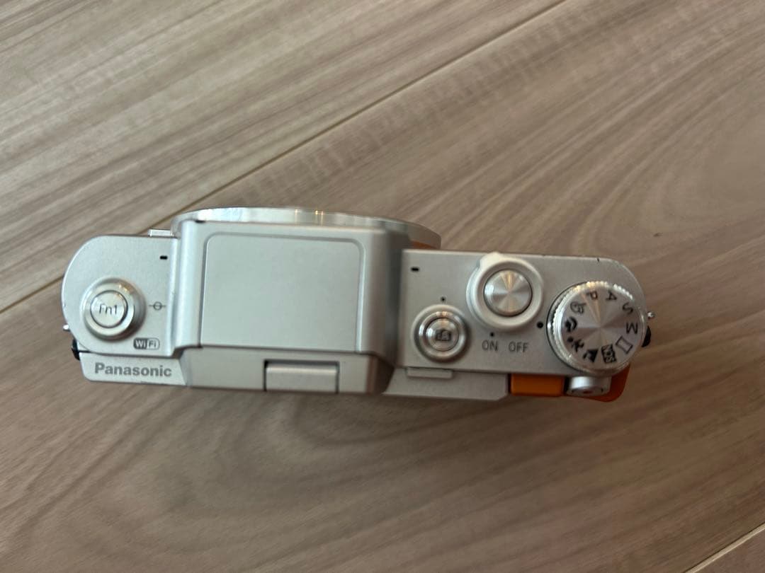 Panasonic パナソニック LUMIX DMC-GF7 ミラーレス一眼