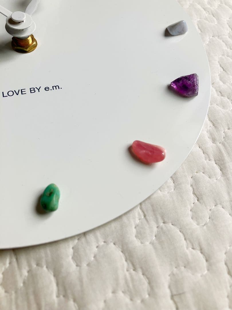 LOVE BY e.m. 壁掛け時計 ウォールクロック 鉱物 鉱石 天然石 白