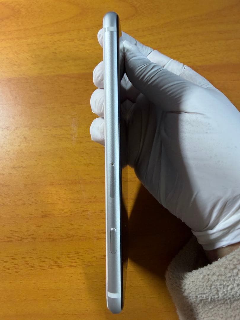 iPhone SE2 ホワイト128 GB 本体