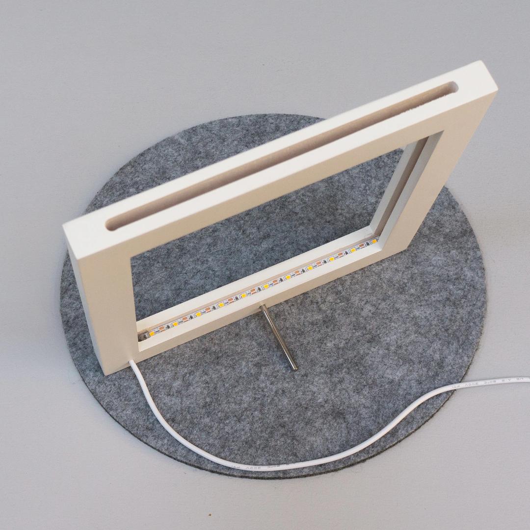 お好きな曲の歌詞を入れたパーソナライズされたLEDサイン。完璧なギフト。