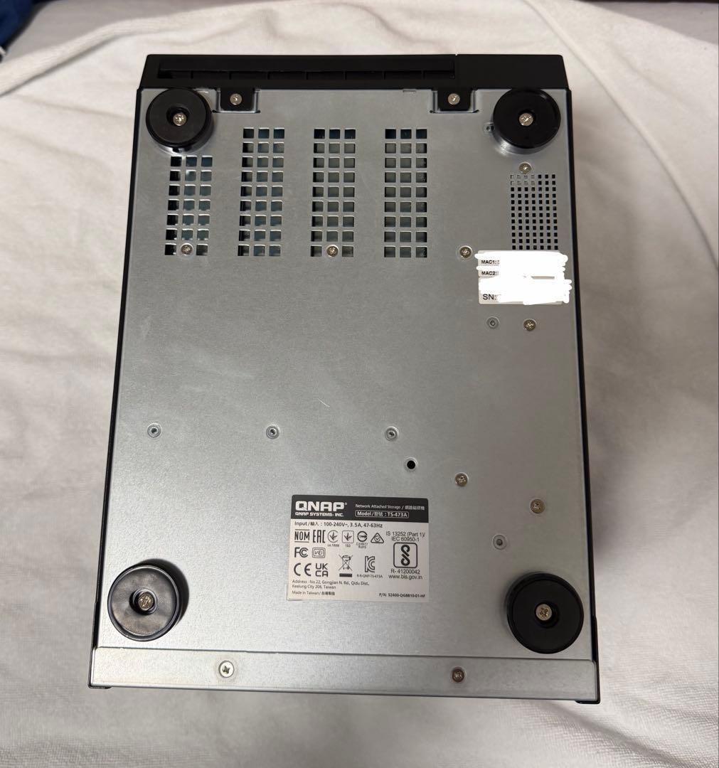 QNAP TS-473A 4ベイNAS 16GBメモリ SSD付き