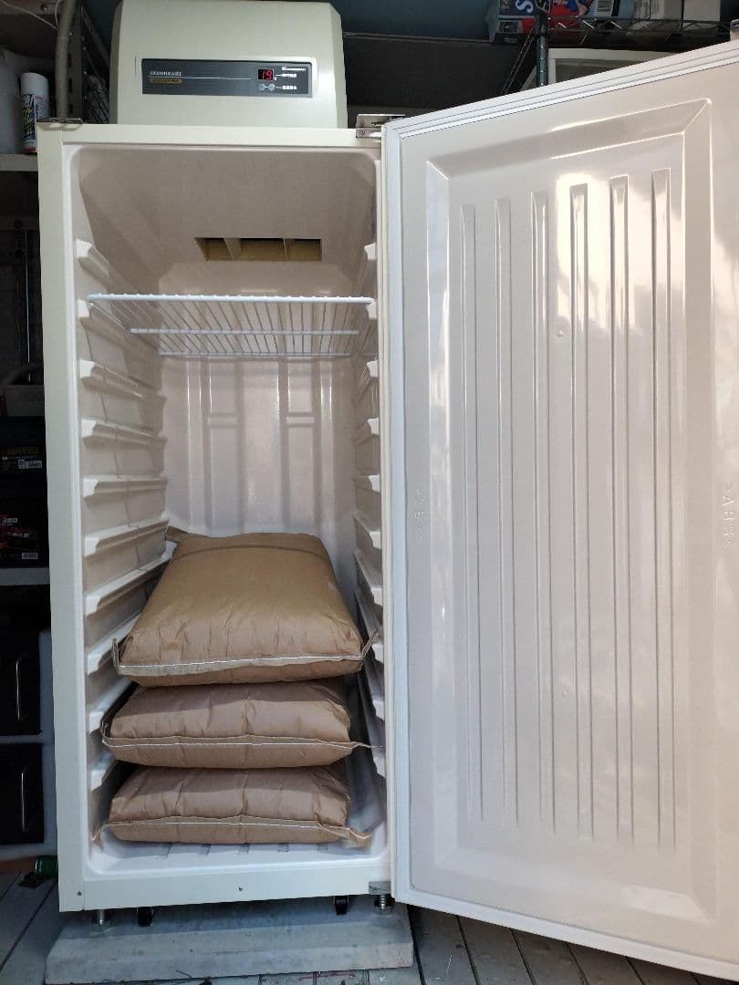 2024年購入　玄米用保冷庫　３俵６袋用