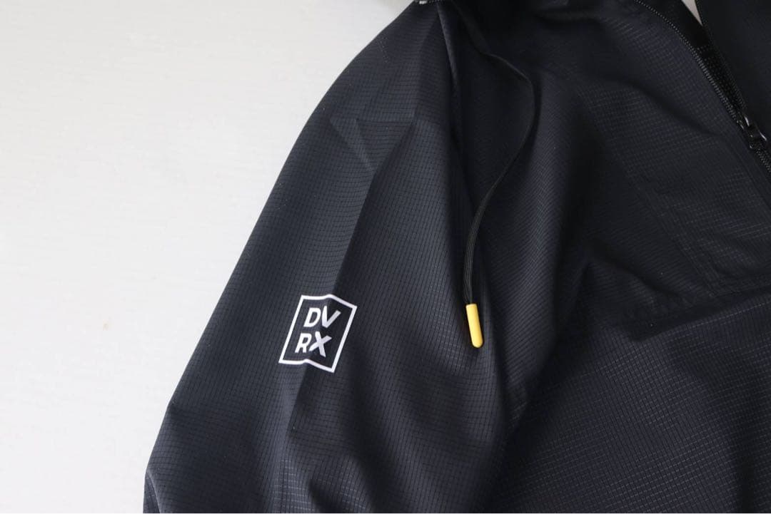 新品未使用【デヴァロー ゴルフ】 メンズ ドットエアーWRブルゾン ブラック Ｍ