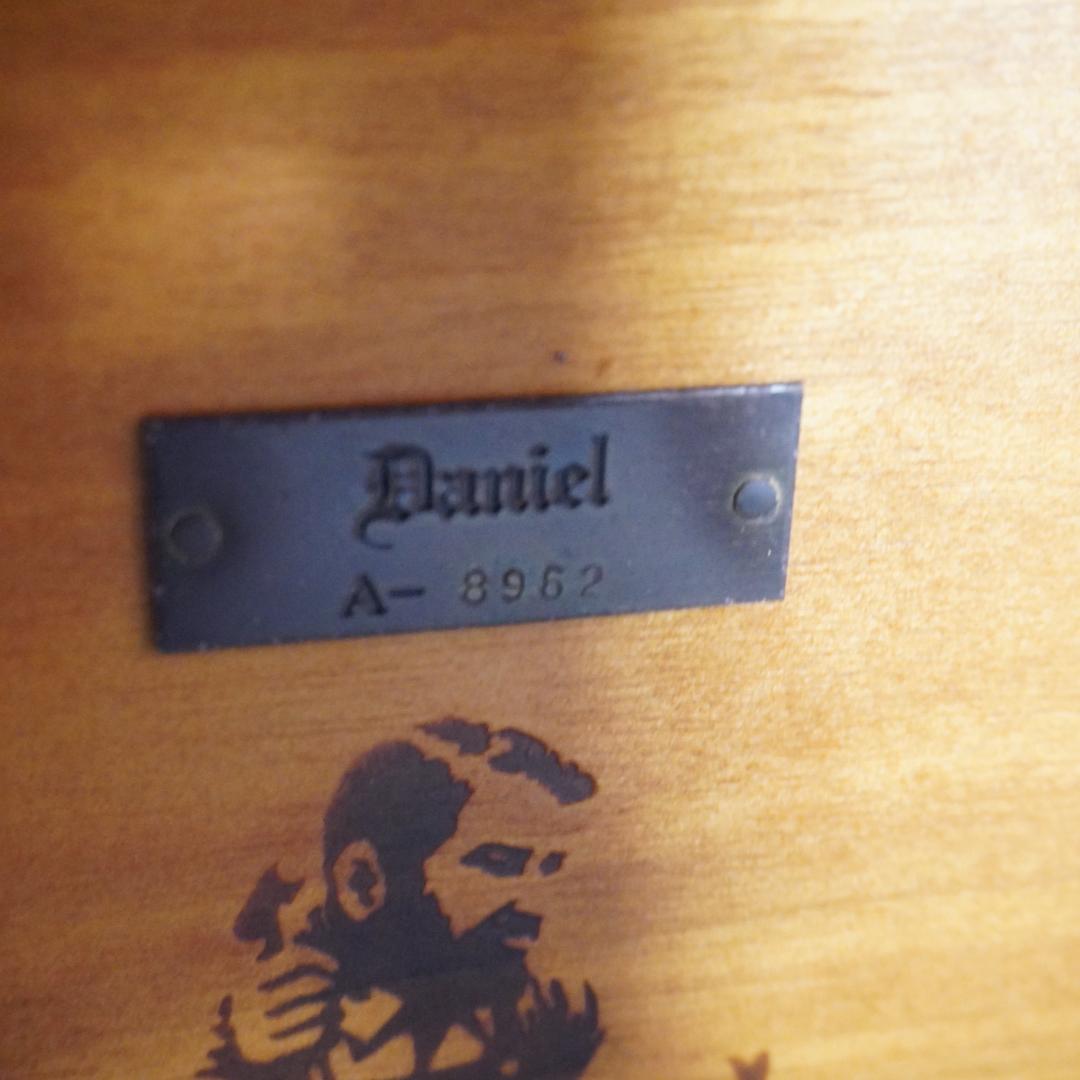 Daniel/横浜ダニエル Leona/レオナ 特注 ラウンドサイドテーブル