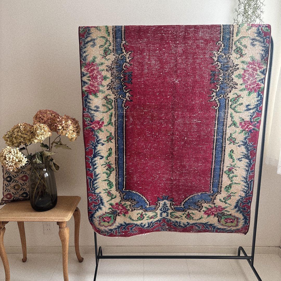 トルコ　ヴィンテージラグ　フローラル　ワインレッド　ブルー