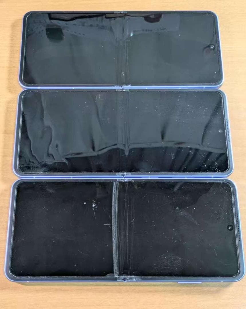 011200B ZTE Libero Flip A304ZT ジャンク３台