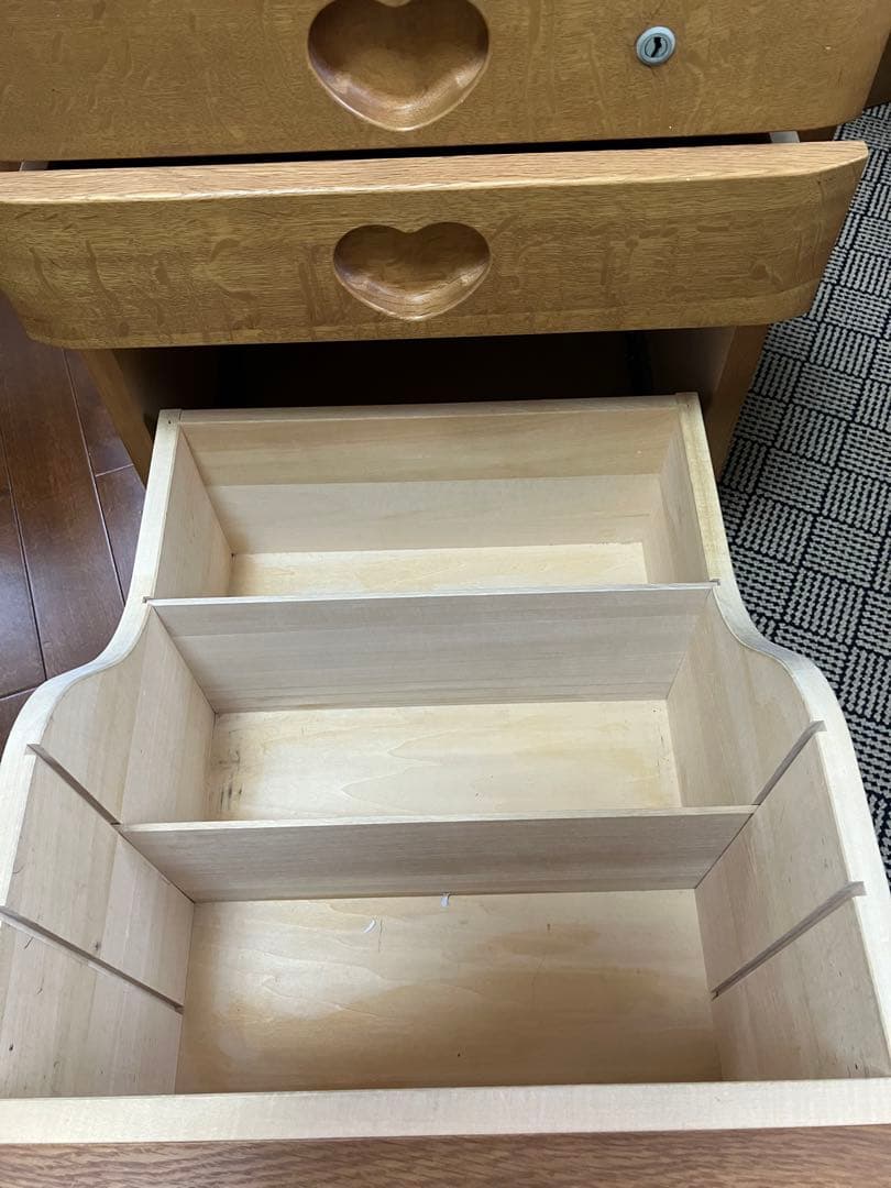 ★なりこ★カリモク学習机　ハート型取っ手の木製ワゴン　脇机　袖机