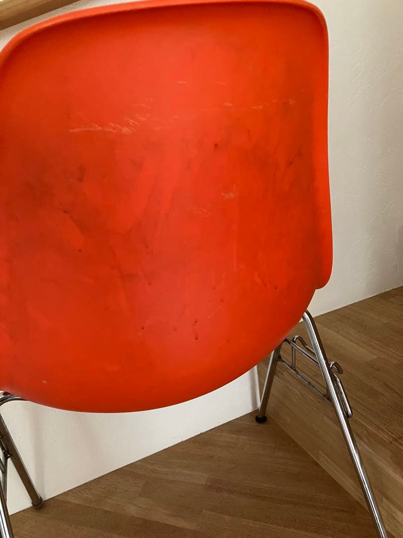 送料込！Vitra サイドシェルチェア スタッキングベース オレンジ　イームズ