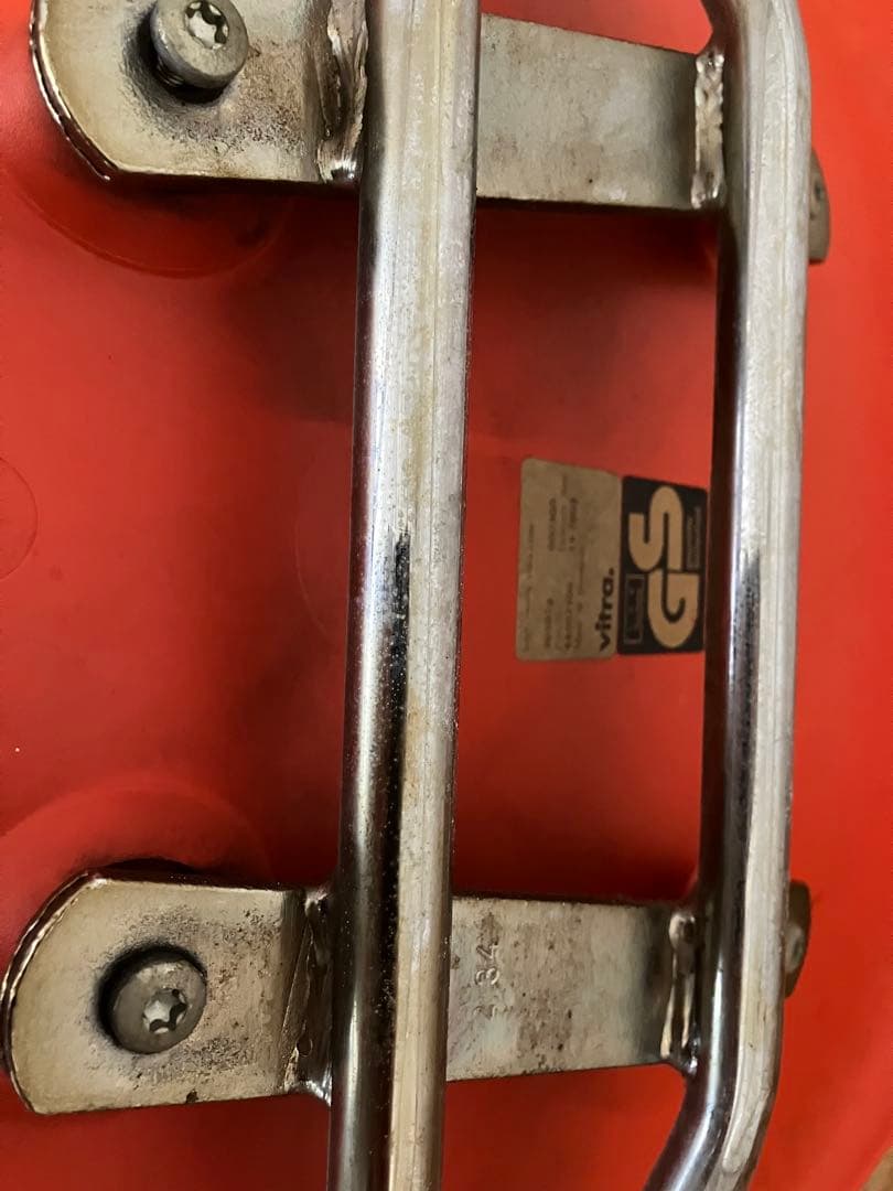 送料込！Vitra サイドシェルチェア スタッキングベース オレンジ　イームズ