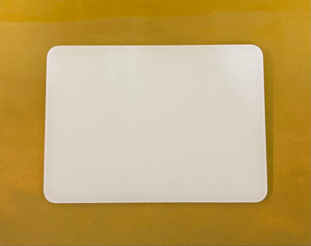 Magic Trackpad（MXK93ZA/A）USB-Cケーブル付き