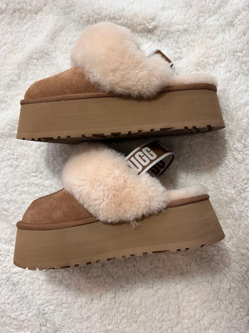 UGG FUNKETTE ファンケット レディースサンダル チェスナット25cm