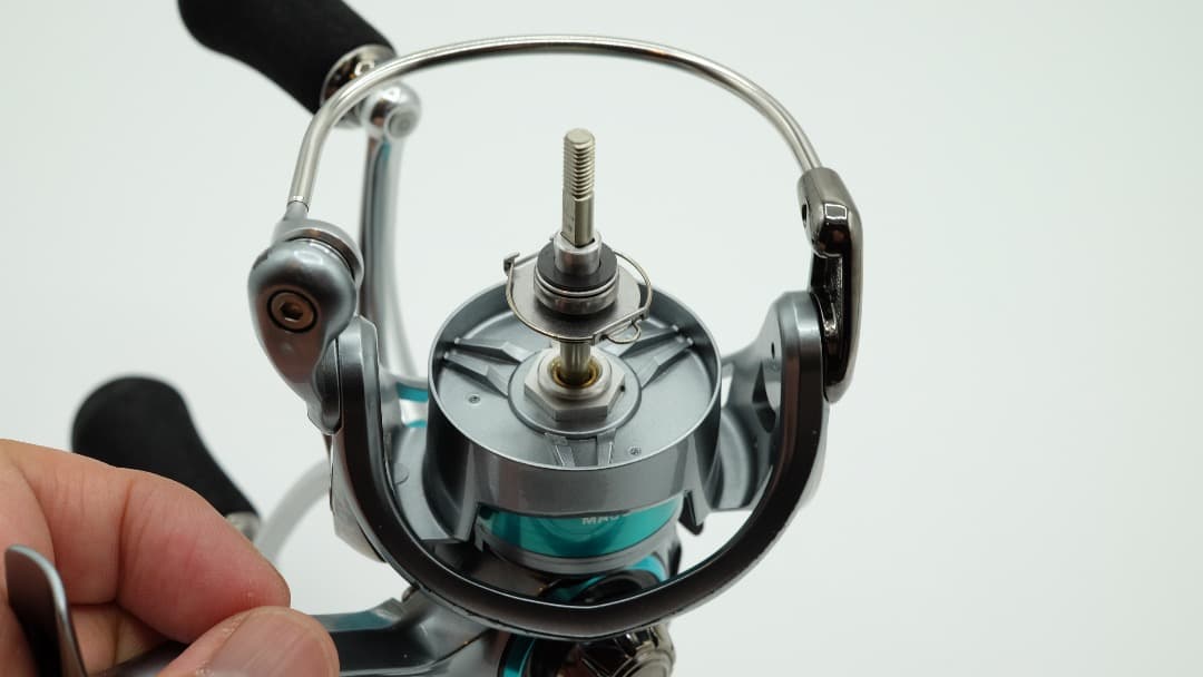 ダイワ 18エメラルダス AIR LT 3000S-CXH スピニングリール