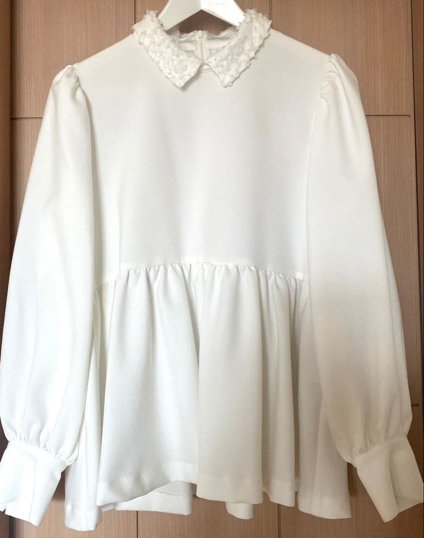 大人気完売！タグ付き！F by ROSSO　レースカラーペプラムブラウス