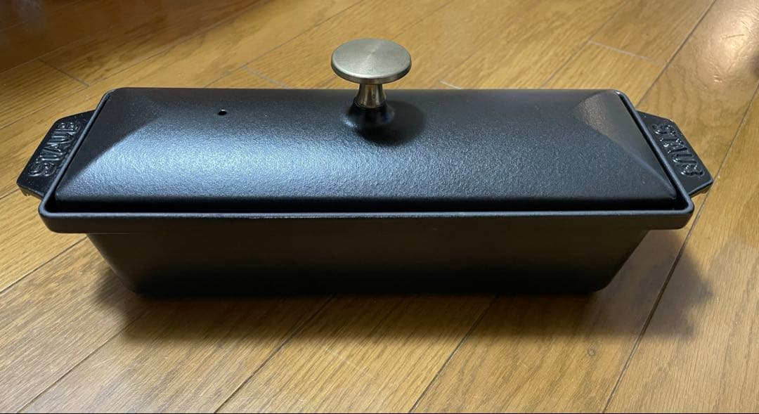 Staub 鋳鉄製 長方形テリーヌ型 蓋付き 黒