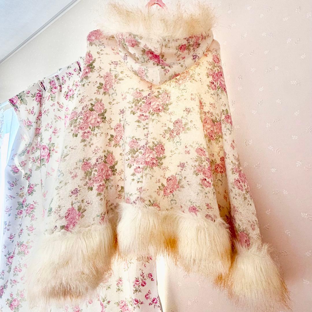 希少 LIZ LISA 花柄ファーポンチョ