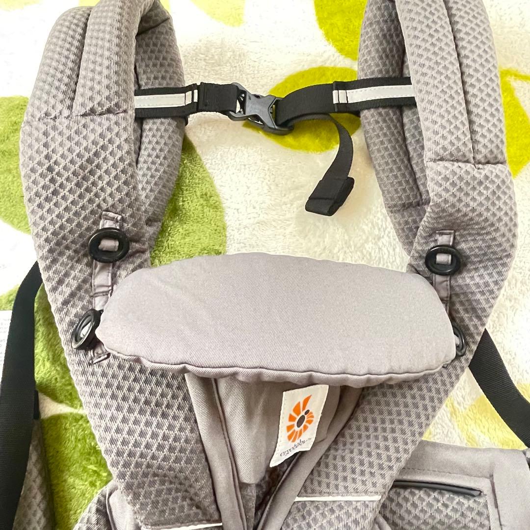 Ergobaby オムニブリーズ　エルゴ　抱っこ紐　グレー　前向き