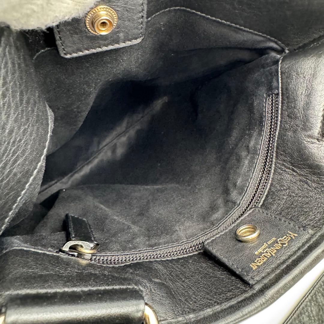 美品 イヴサンローラン レザー エンボスロゴ ショルダーバッグ ボディバッグ 黒