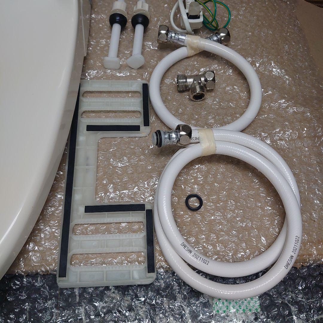 ■使用１１ヶ月■TOSHIBAの温水洗浄便座「SCS-T160」