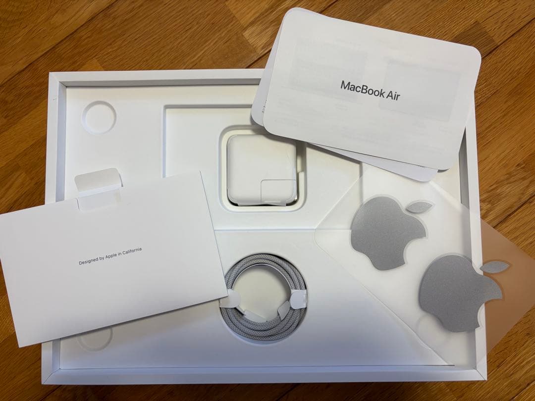 【美品】MacBookAirM2 13インチ2022 256GB、付属品完備