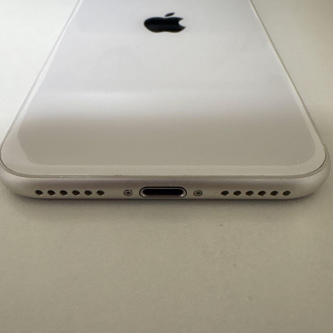 Apple iPhone SE (第3世代) スターライト