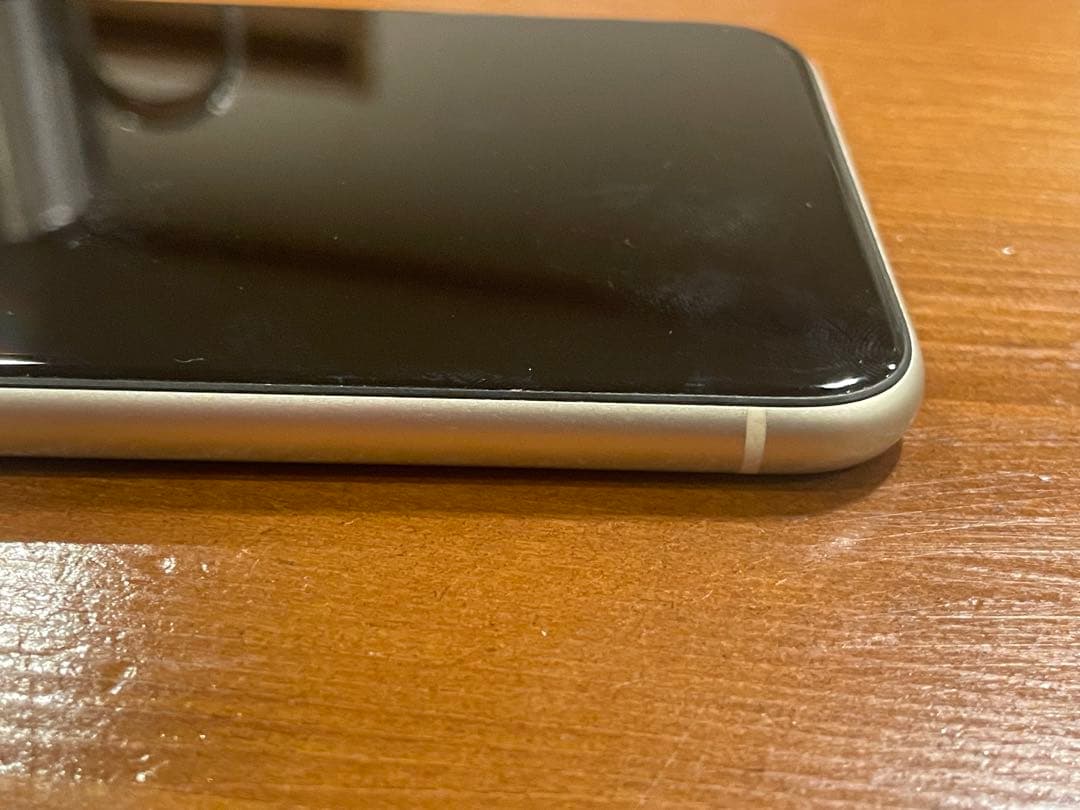 Apple iPhone 11 ホワイト　SIMロックなし