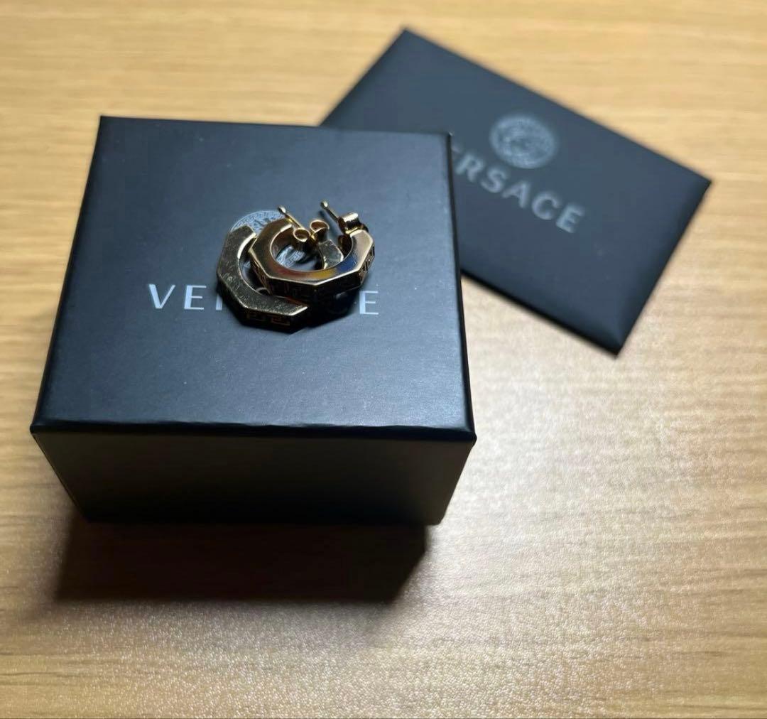 正規品 VERSACE 両耳ピアス 箱付き