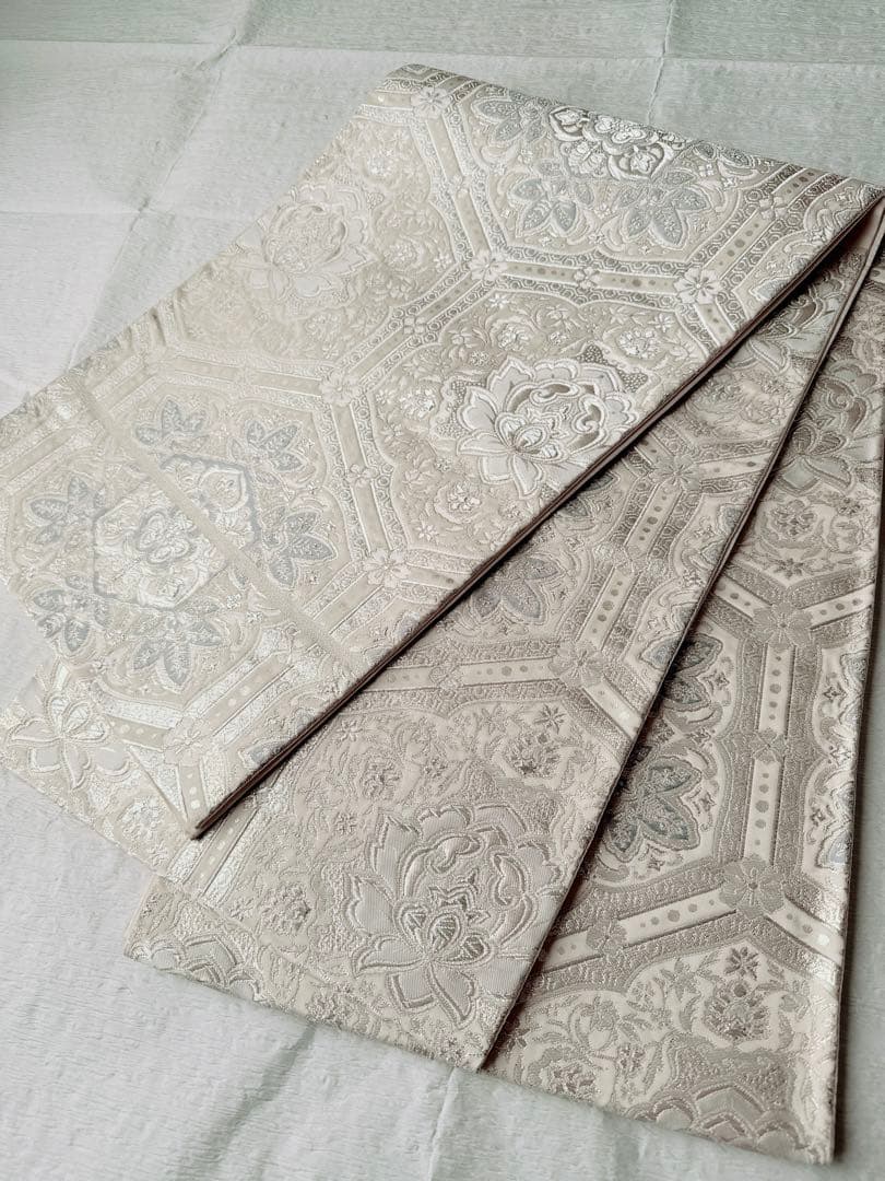 【訳あり特別価格】　正絹　袋帯　六通柄　銀糸　正倉院雪華