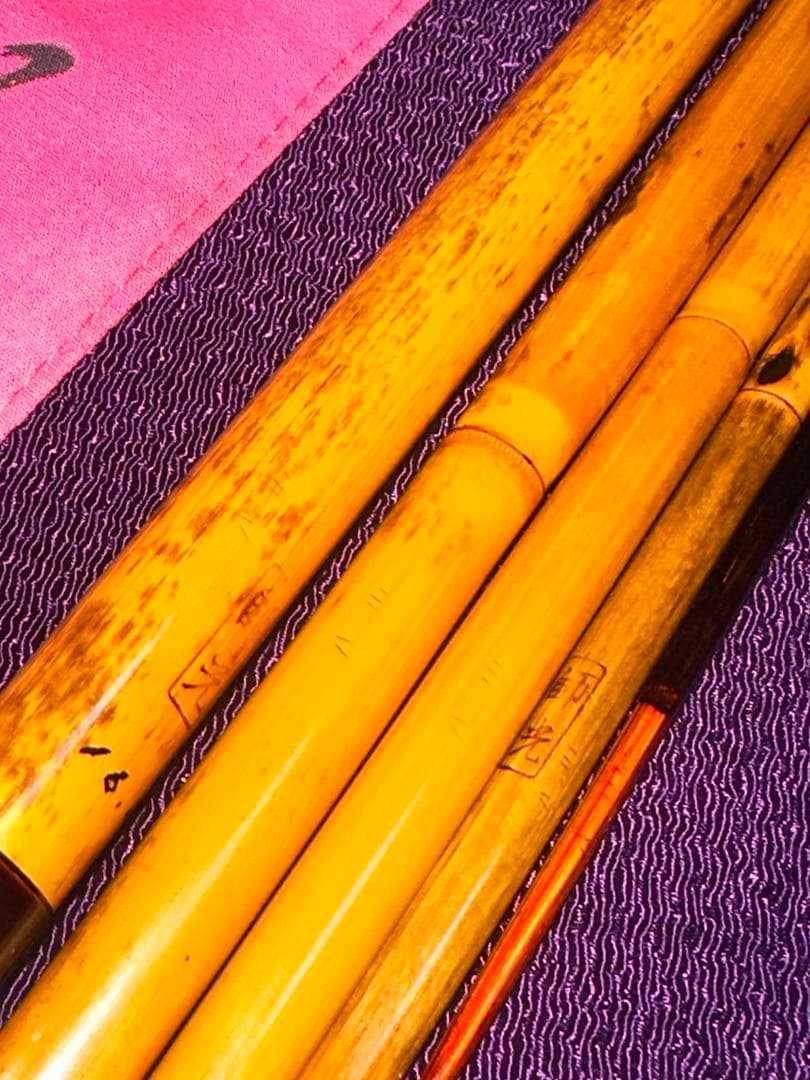 初代 師光 の貴重な16尺2寸竿の総高野竹 (殆ど節芽無し)口巻5本継 籐巻握り